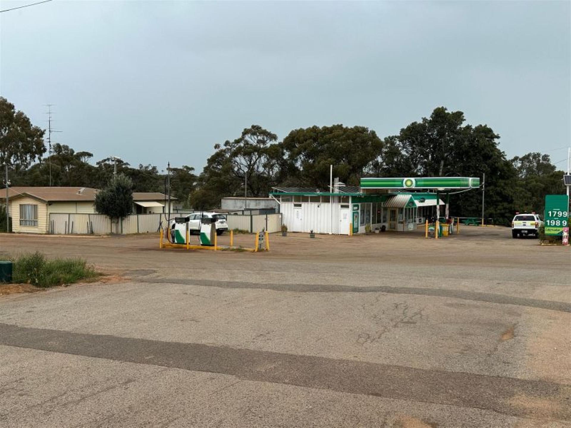 Freehold Roadhouse & Residence 671613 1