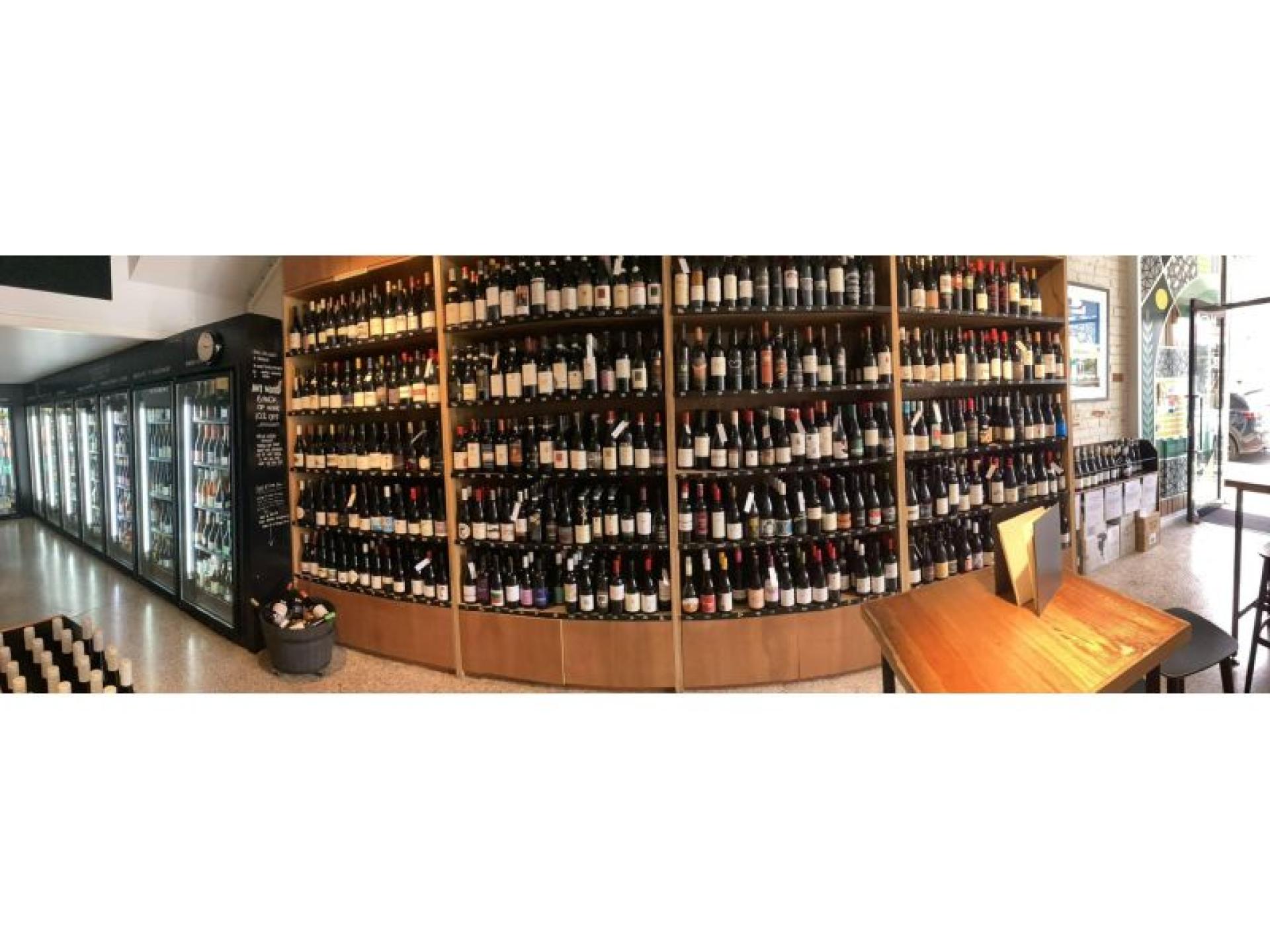 Stylish Licensed Wine Bar 671435 3