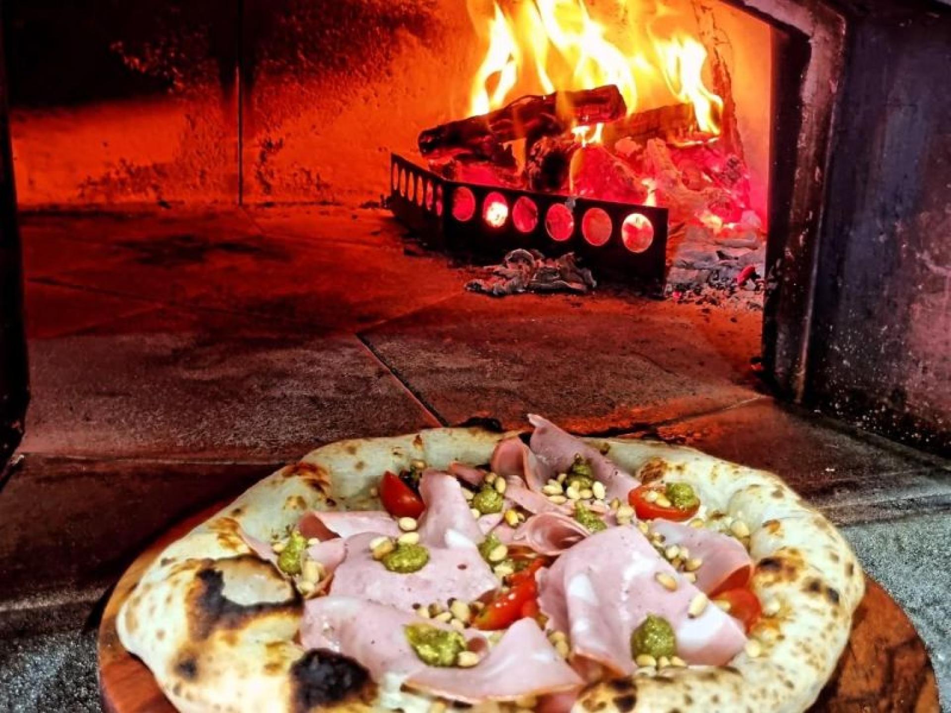 Profitable Mobile Hospitality Business 661744 2