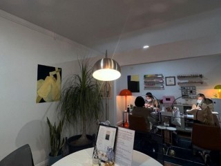 Popular Beauty Salon For Sale - Prime Brisbane CBD Location - Weekly Turnover of $5,750 - Fully Equipped - Low Rent - Loyal Customers - Asking Price: 