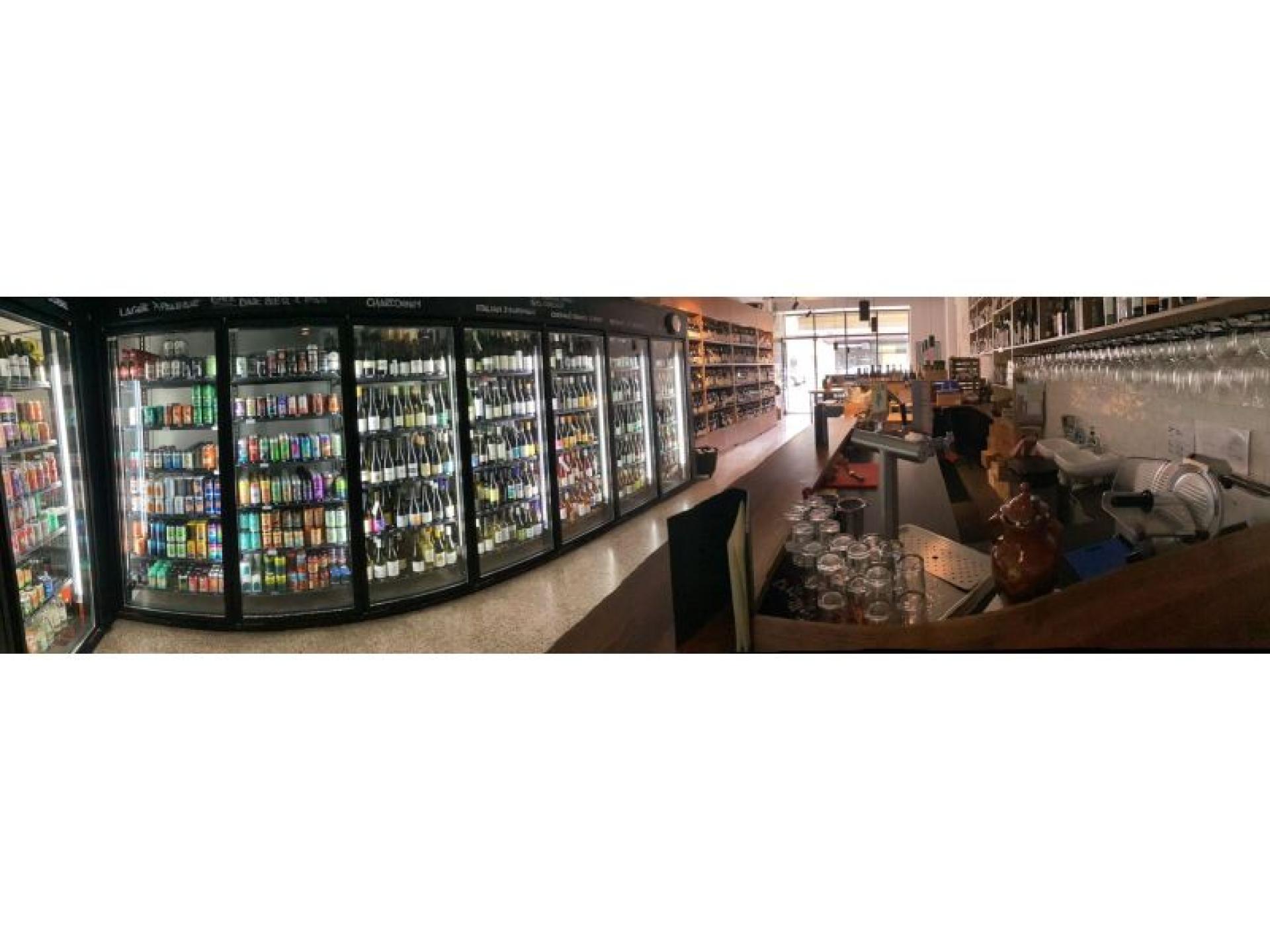 Stylish Licensed Wine Bar 671435 2