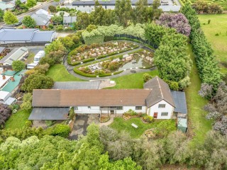 Extraordinary Value Now O/O $1.4m +sav 4BR Home Stress Free Highly Profitable Business 22% ROI