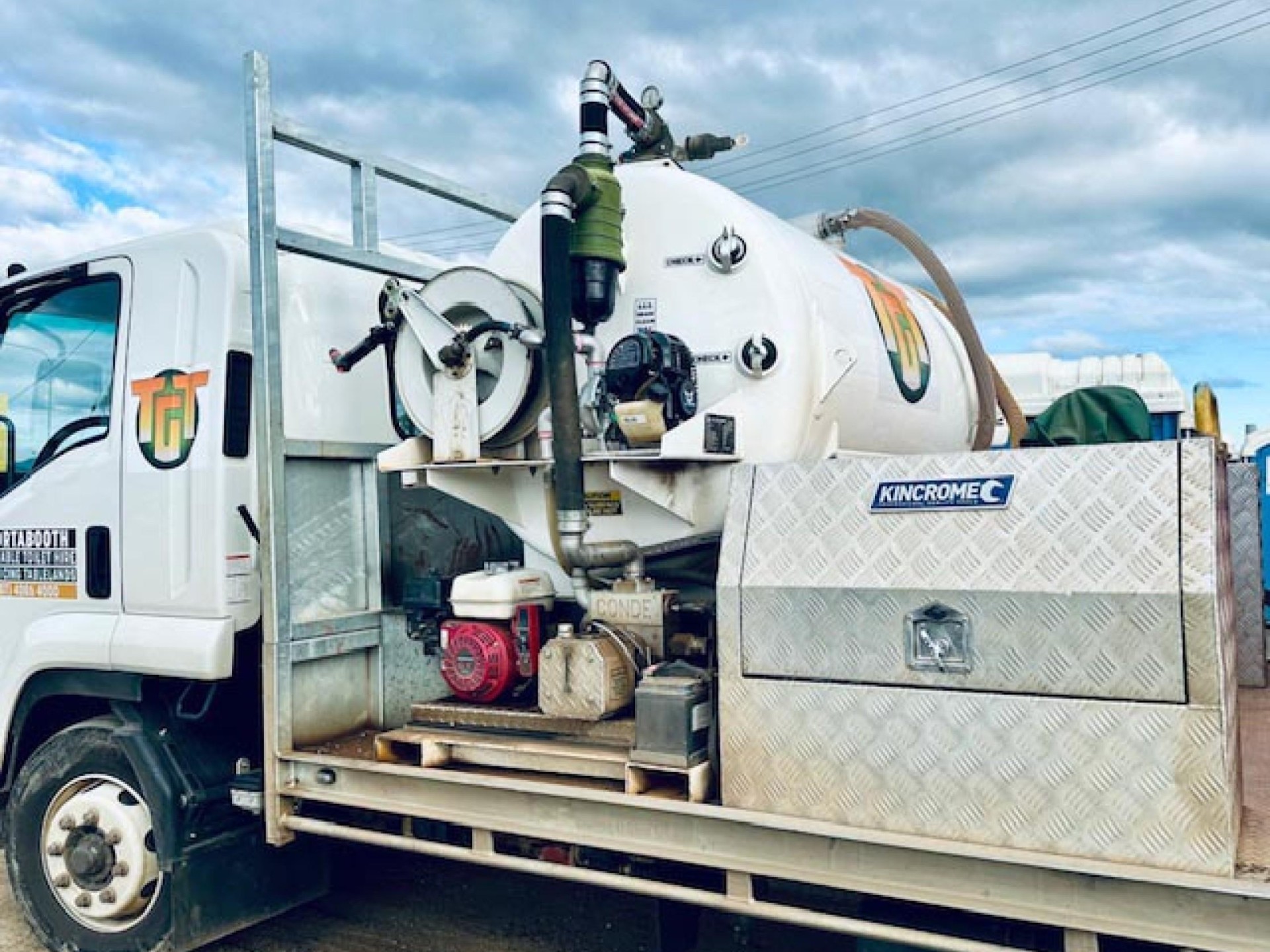 Portable Toilet Hire - 641619 3