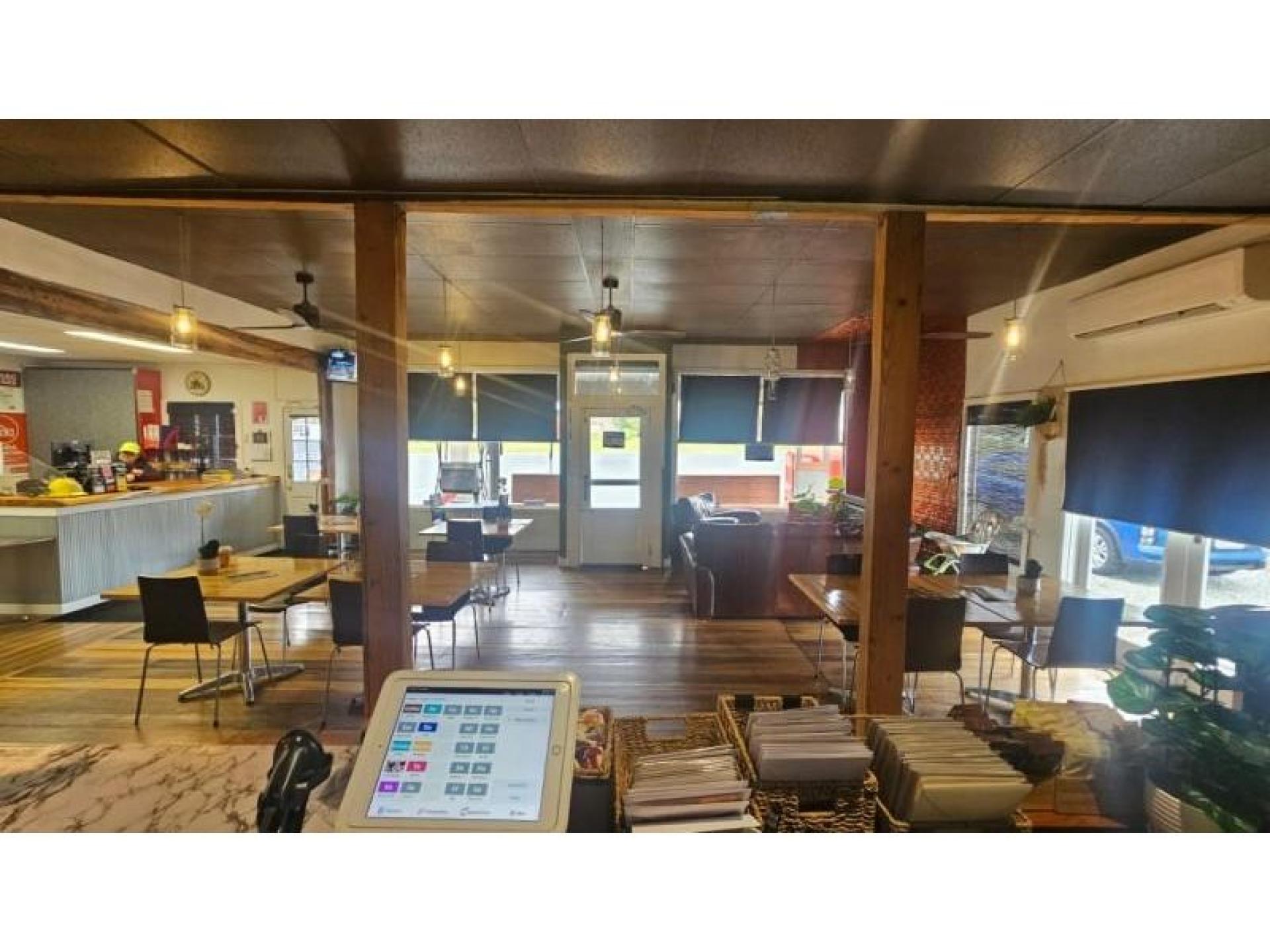 Charming Highway Café On 670511 1