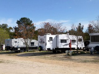 icturesque New England Caravan Park - 1P4438CP