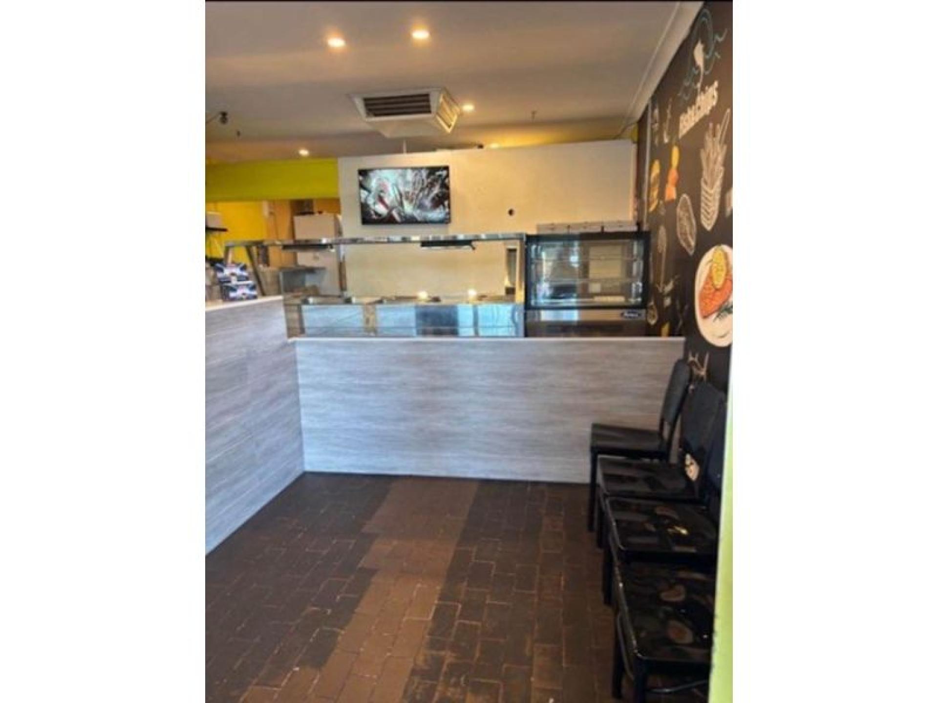 Fish & Chips Takeaway 672314 2