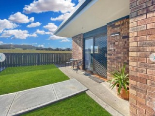 5 Quality Brick Fully Furnished Units, St Helens 0/0 $799,000 the Lot, ROI 11% approx