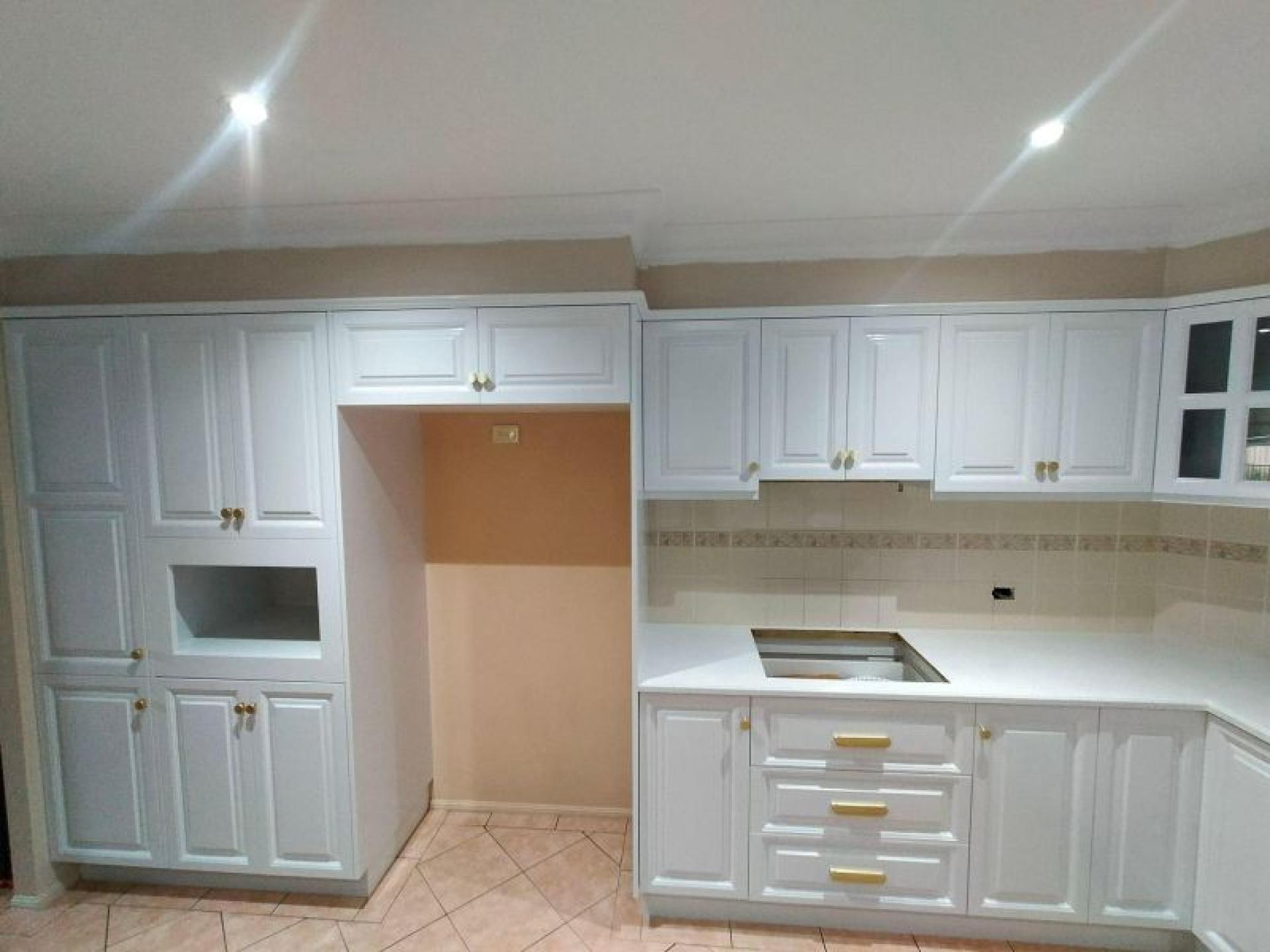 Kitchen And Bathroom Resurfacing 657937 2