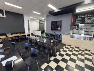 Takeaway & Diner  in Busy Retail Centre in Wagga