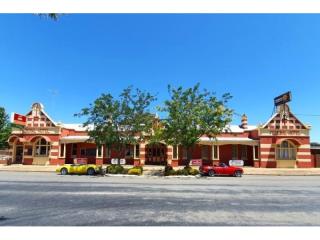 LEASEHOLD - Federal Hotel / Motel, Berrigan NSW - 1P0557