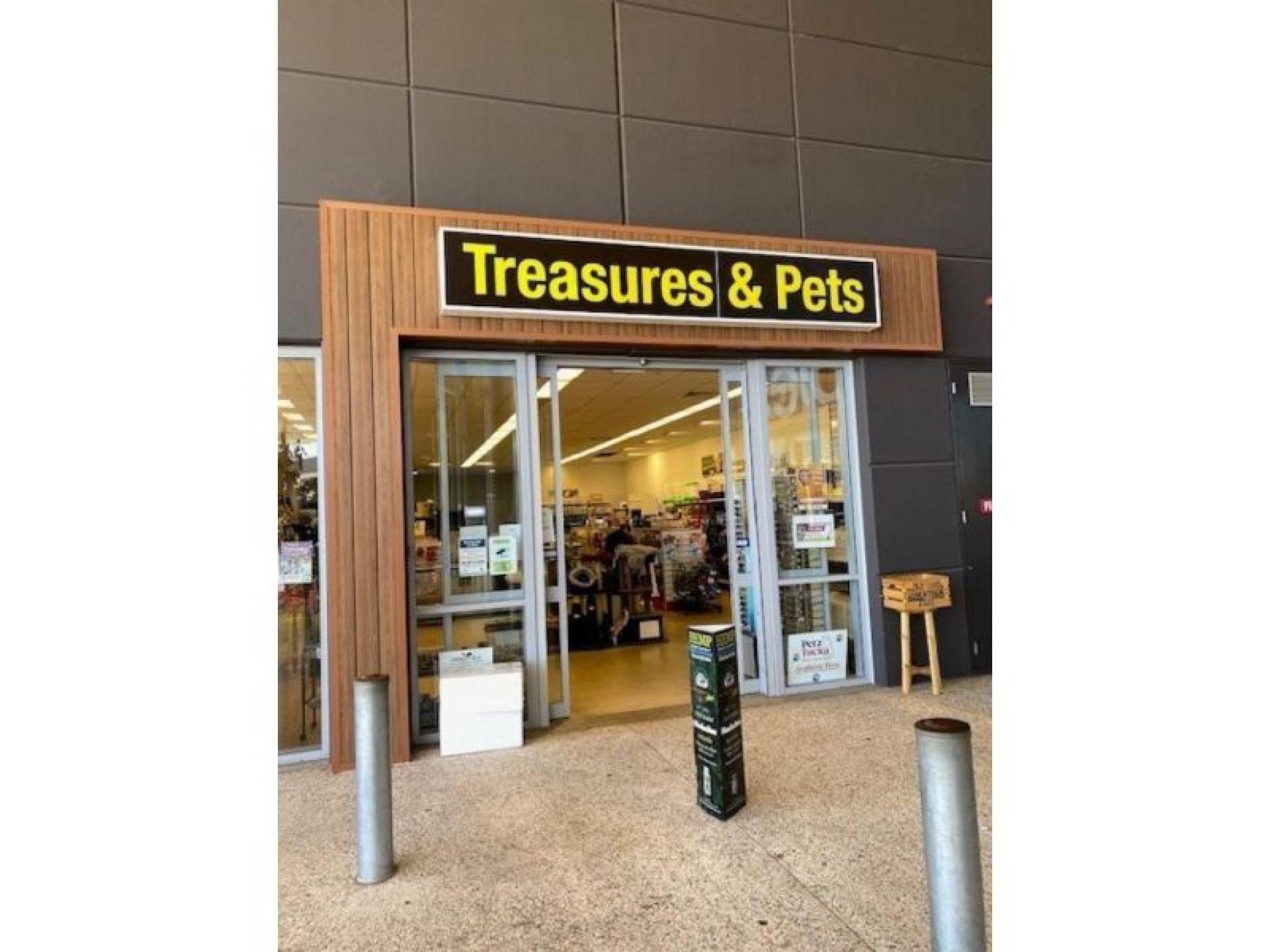 Northam's Only Pet Store 671485 1