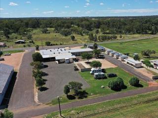 DIRECT HIGHWAY FRONTAGE FREEHOLD HOTEL MOTEL COUNTRY QUEENSLAND - 92HF