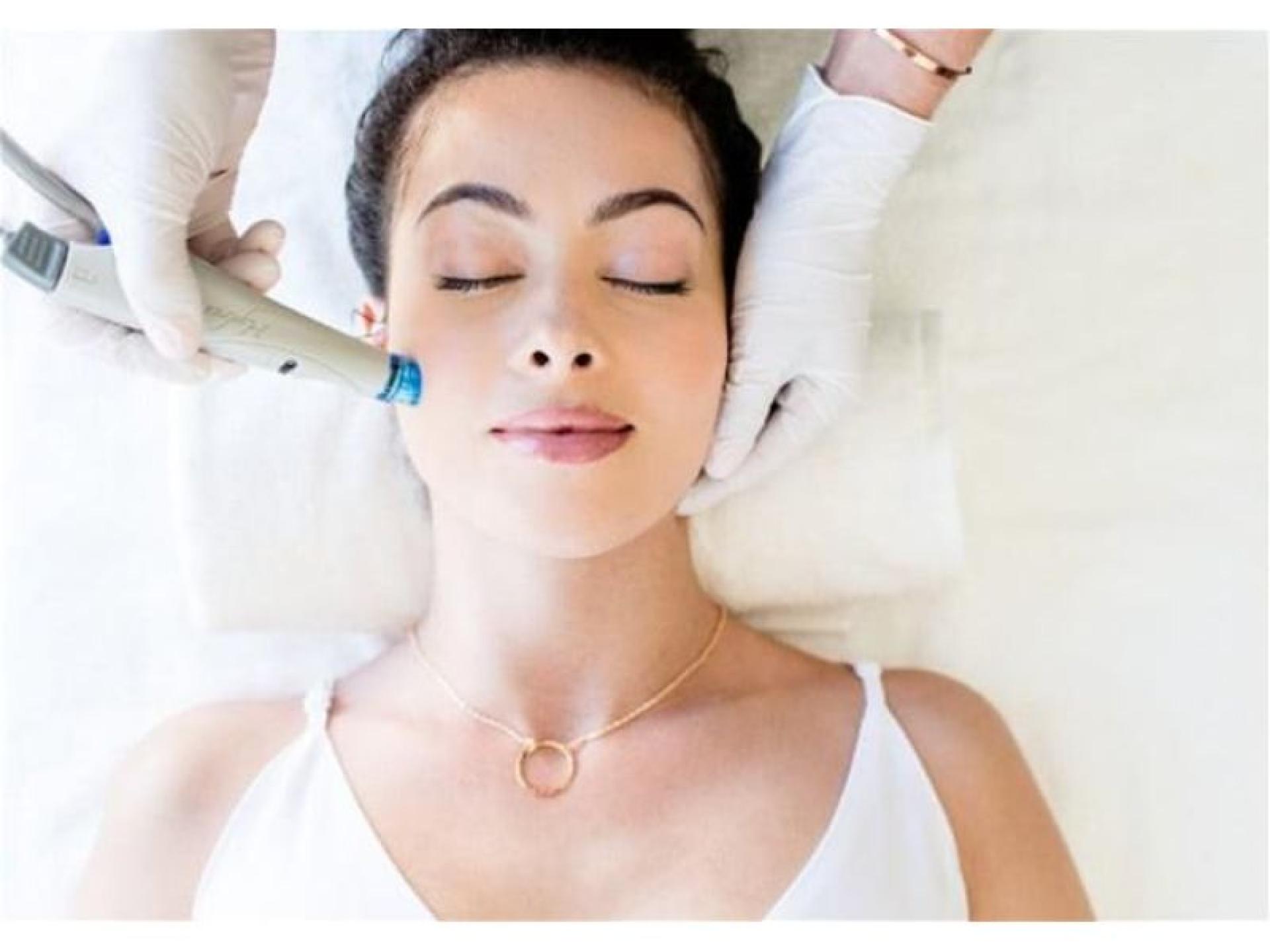 Medical Cosmetic Clinic - 671391 1