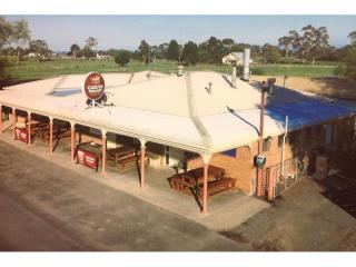 The Farmers Arms Hotel