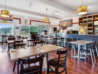 Established Take Away & Restaurant Opportunity