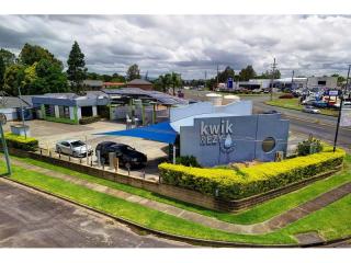 Well-positioned car wash with growing revenue.