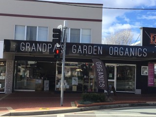 THRIVING ORGANIC SUPERMARKET, HEALTH STORE, APOTHECARY & WELLNESS HUB FOR SALE – NAROOMA