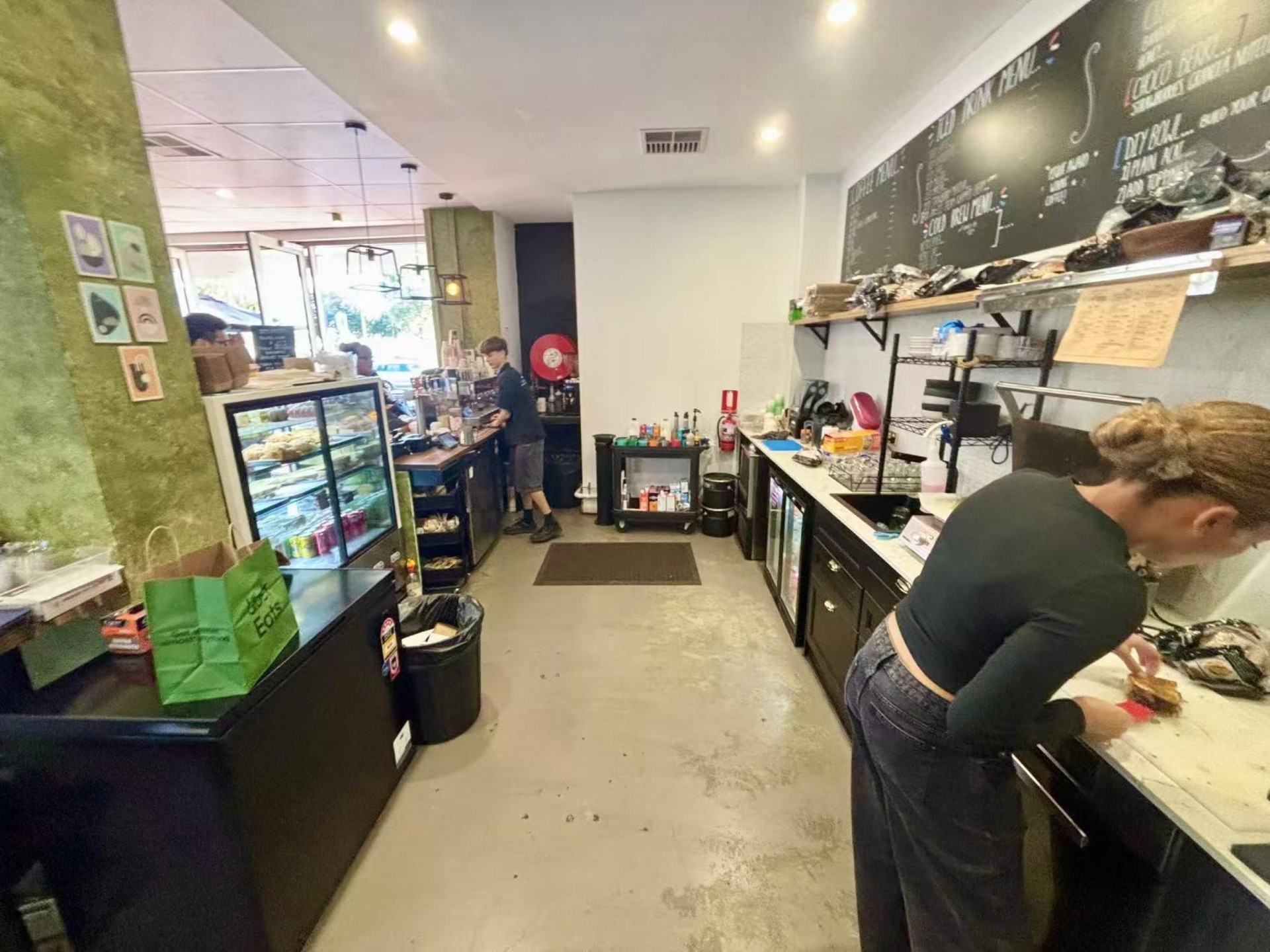 Prime Beachfront Café Opportunity 664048 3