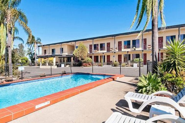 Under Contract. Mid North 520991 1