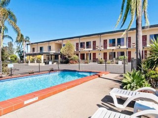 UNDER CONTRACT.  Mid North Coast Freehold Motel – Only 4 Star Motel in Town - 1P4668M
