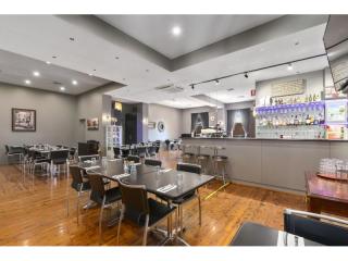 LEASEHOLD - The Old Bank Cafe Restaurant, Tocumwal NSW - 1P0512