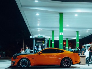 7 Eleven for sale in Eltham Ref: 2304002