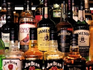 Long's Bottle Shop (Business & Freehold)