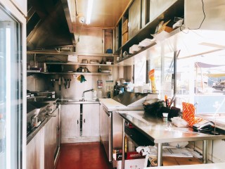 KEBAB FOOD TRUCK WITH EXCELLENT LOCATION IN GEELONG. REF: 2209002