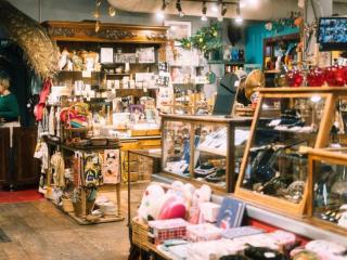 Thriving Multi-Venue Retail & Hospitality Business  5852