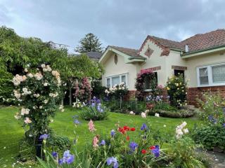 High Income Garden Maintenance Business – Camberwell, VIC