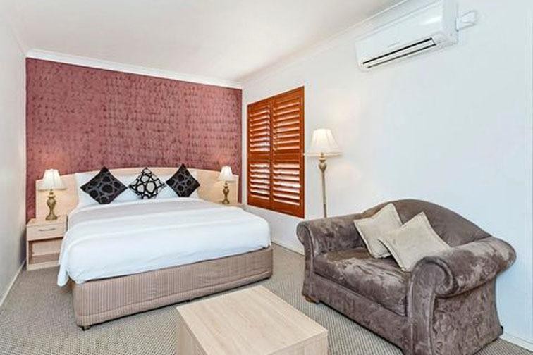 Under Contract. Mid North 520991 3