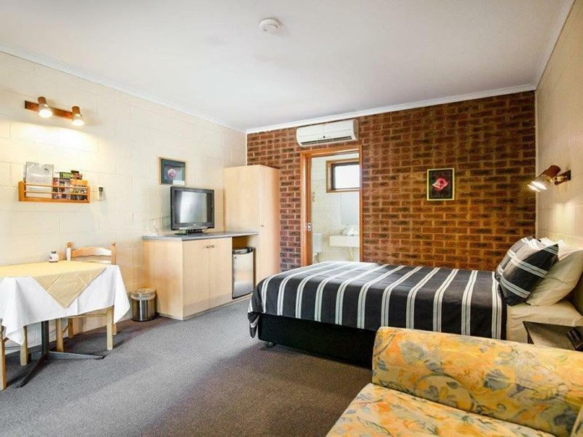 A Victorian Freehold Among 595549 3