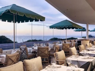 RARE WATERFRONT LICENSED RESTAURANT – OUTSTANDING VALUE