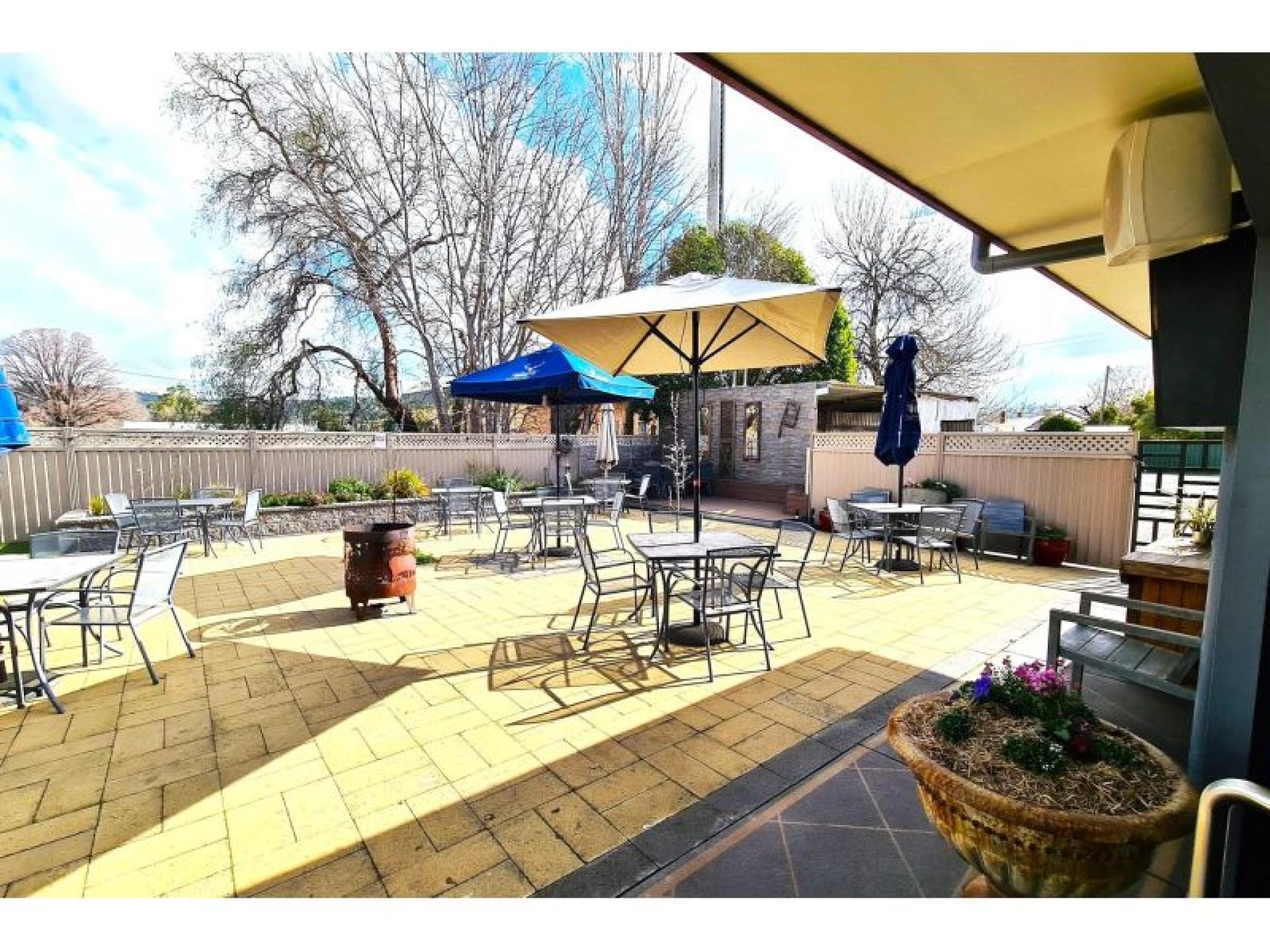 Freehold - Family Hotel, Cootamundra Nsw -... for sale in Cootamundra ...