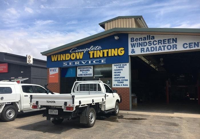 Windscreen & Radiator Centre 503943 3