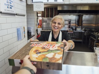 Calling all Pizza Lovers to the HOT MORNINGTON PENINSULA BEACH AREA IN RYE