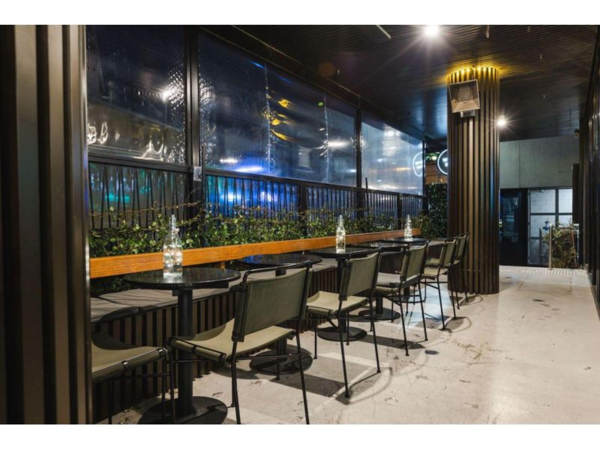 Luton Lane Wine Bar 1p6190 for sale in Hawthorn Victoria Bsale ID