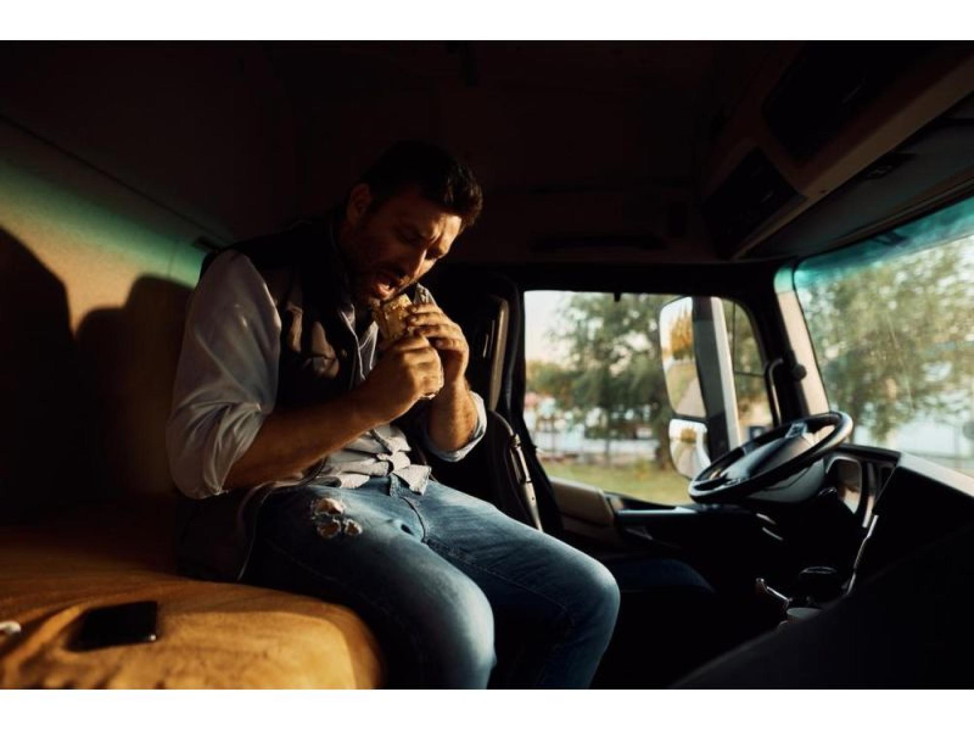 Easy-to-run Industrial Cafe – 669943 1